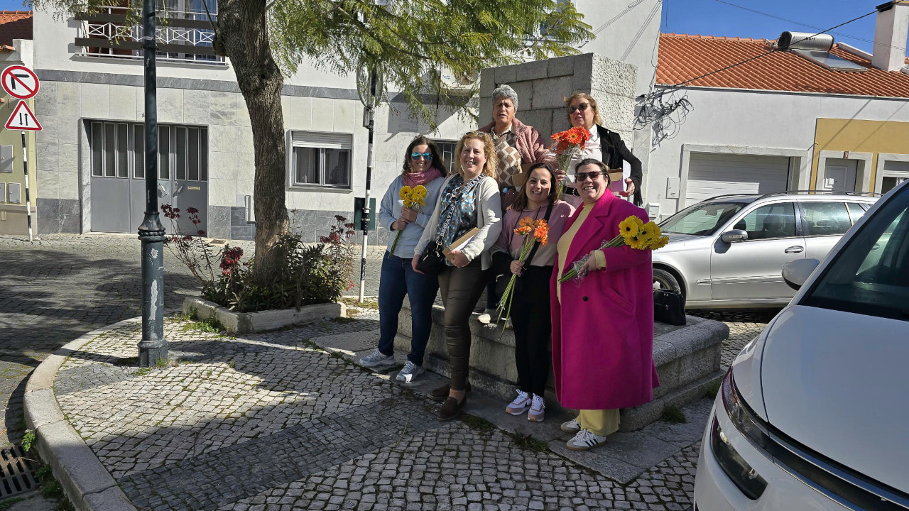 Junta de Freguesia celebra Dia Internacional da Mulher junto do comércio local